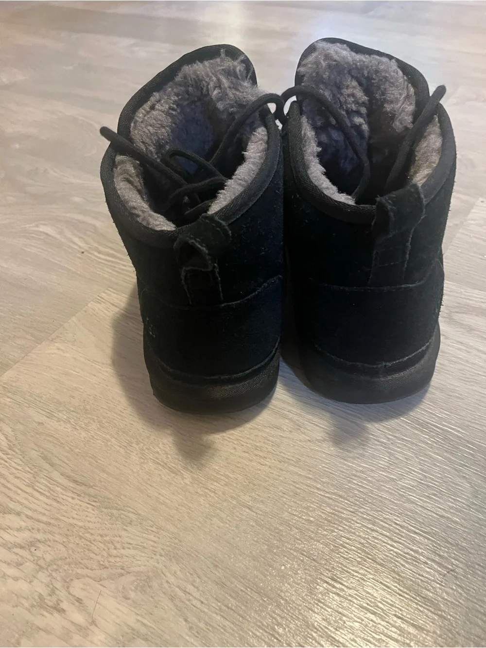 UGG Men Black Suede Lace-Up Shearling Ankle Boots‎